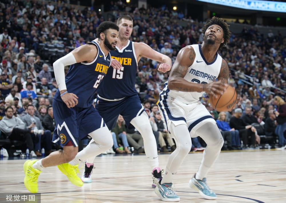 手進行較量 手進行較量