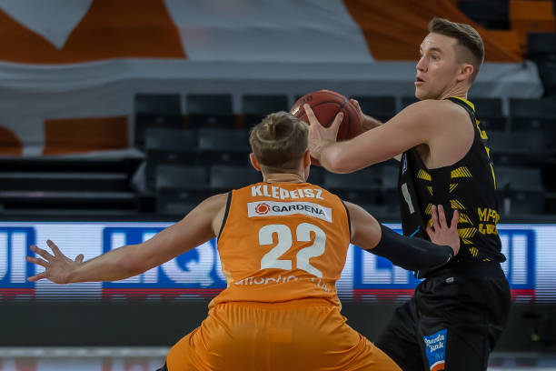 年的一场比 年的一场比